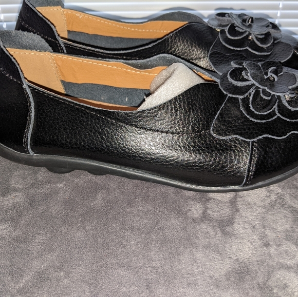 Black Rose Leather Flats - Picture 4 of 7